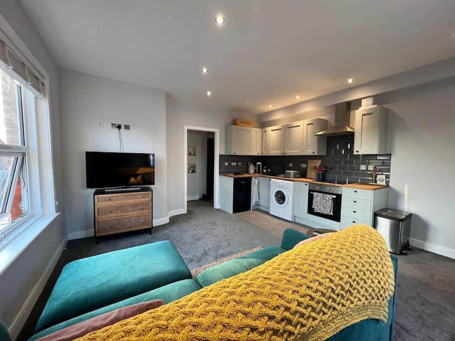 Bright, First Floor, One Bedroom Flat In Wimborne Wimborne Minster Exteriér fotografie