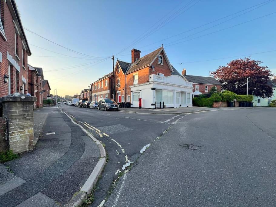 Bright, First Floor, One Bedroom Flat In Wimborne Wimborne Minster Exteriér fotografie