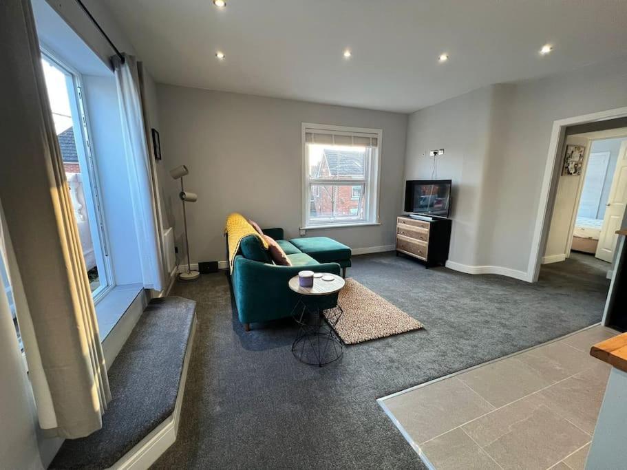 Bright, First Floor, One Bedroom Flat In Wimborne Wimborne Minster Exteriér fotografie