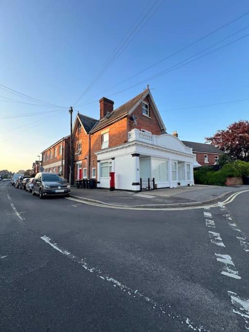 Bright, First Floor, One Bedroom Flat In Wimborne Wimborne Minster Exteriér fotografie