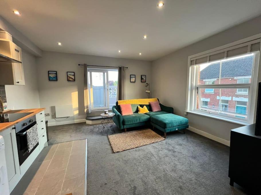 Bright, First Floor, One Bedroom Flat In Wimborne Wimborne Minster Exteriér fotografie